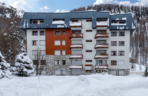 Val-d'Isere Apartment | Exquisite and Cozy Apartment with WiFi and Garage in Val-d'Isère
