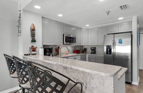 Pensacola Beach Condo | Exquisite beach front condo! Beach chairs and umbrella service included!