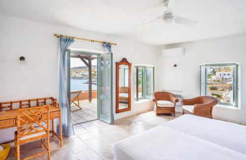 Megas Gialos Villa | Exquisite beachfront mansion