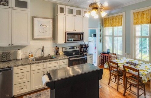 St. Marys House | Exquisite historic home on half acre with private garden & walkable location