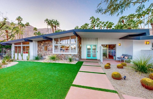 Vista Las Palmas House | Exquisite home with enclosed yard, private pool, pool spa, gas grill - Dogs OK