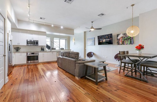 Central Business District Hotel | Exquisite Penthouse in Downtown New Orleans