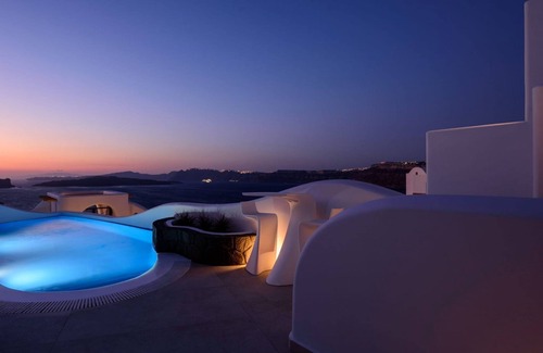 Akrotiri Villa | Exquisite Santorini Villa | Villa Luna | 3 Bedrooms | Breathtaking Sea Views.