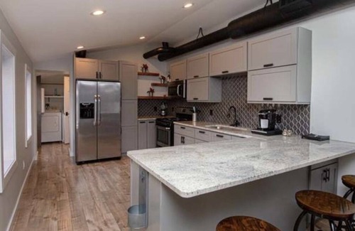 Downtown Wilmington House | EXQUISITE! Urban-Luxury, PARKING on-site, Stunning