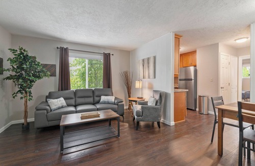 McMinnville Apartment | Extended Stay 1BR Apt Steps to Wine-Dine-Pubs + Dog Friendly #3