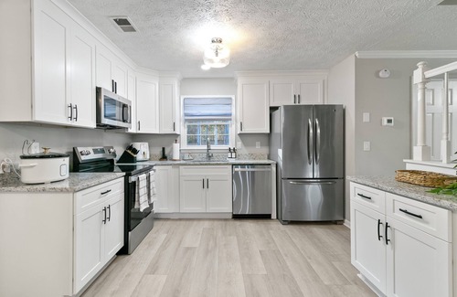 Church Street House | Extended stay 3-bedroom house PET FRIENDLY