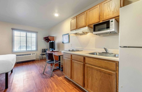 Southeast Colorado Springs Hotel | Extended Stay America Select Suites - Colorado Springs - Airport