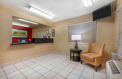 Gainesville Hotel | Extended Stay America Select Suites - Gainesville - I-75