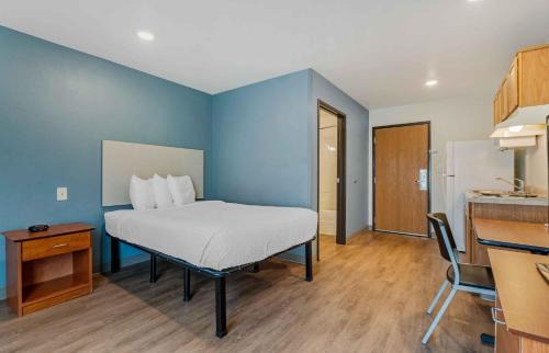 Oakland Hills at Geist Hotel | Extended Stay America Select Suites - Indianapolis - Lawrence