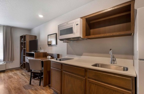 Tampa Hotel | Extended Stay America Select Suites Tampa Brandon East