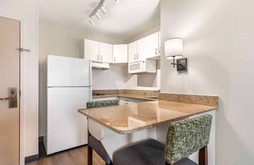 Jefferson Manor Hotel | Extended Stay America Suites DC Alexandria Eisenhower Ave