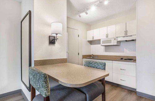 Jefferson Manor Hotel | Extended Stay America Suites DC Alexandria Eisenhower Ave