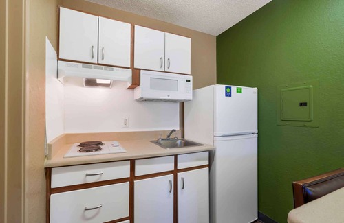 Clearwater Hotel | Extended Stay America Suites Clearwater Carillon Park