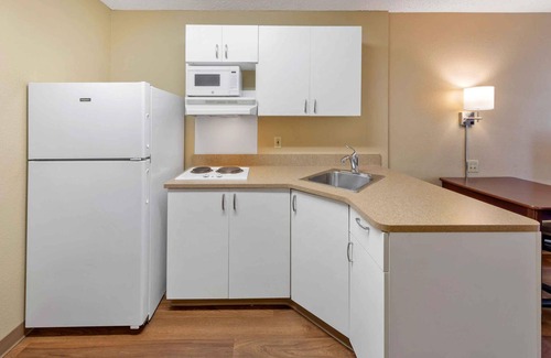 Dearborn Hotel | Extended Stay America Suites Detroit Dearborn