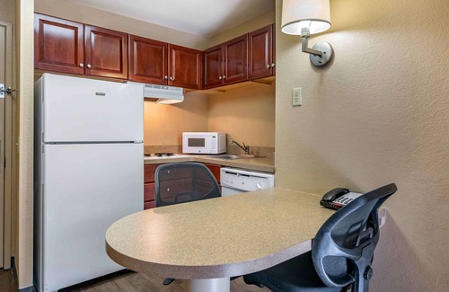 Durham Hotel | Extended Stay America Suites Raleigh RTP 4919 Miami Blvd