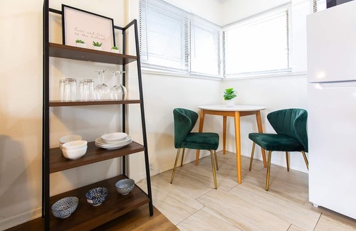Somerset Apartment | EXTENDED STAY - Cozy Cottage w Laundry, Parking & Fast WiFi