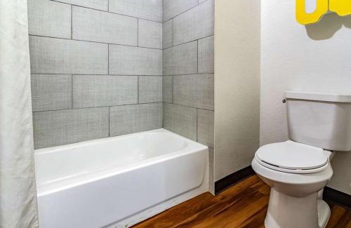 Brent Hotel | Extended Stay Pensacola