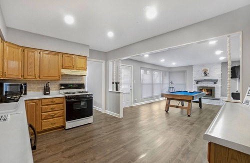 Elk Grove Village House | Extended Stay Elk Grove Village FHS Rental - Kingsbridge Rd