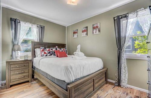 Central Colorado Springs House | Extended Stays Close to Broadmoor Ft Carson USAFA