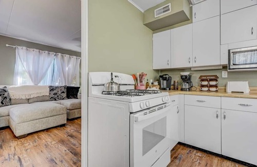 Central Colorado Springs House | Extended Stays Close to Broadmoor Ft Carson USAFA