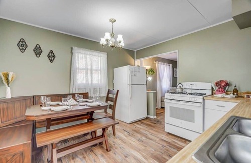 Central Colorado Springs House | Extended Stays Close to Broadmoor Ft Carson USAFA