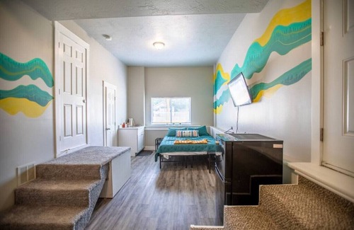 Ogden Condo | Extended Stays with Pets LRG Studio | River Mtn