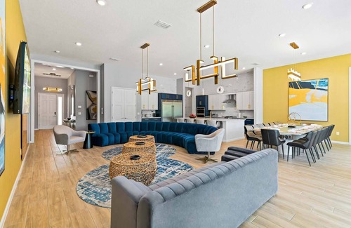Loughman House | Eye Candy Villa w Lollipop BR, Ninja Playroom, Theater, Arcade, Gym, Near Disney