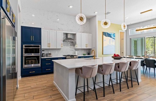 Loughman House | Eye Candy Villa w Lollipop BR, Ninja Playroom, Theater, Arcade, Gym, Near Disney