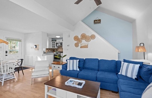 Emerald Isle House | Eyes of the Ocean - Peaceful Beach Retreat