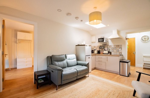 Galway City Centre Apartment | Eyre View Suites - Apt #3 - Sleeps 6