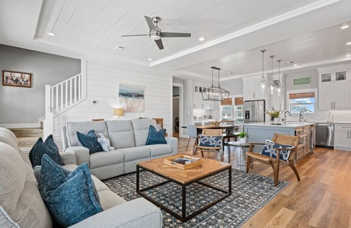 Port Bolivar House | EZ Come EZ Geaux - 4 Bedroom - 3.5 Bath - Close to beach, great views!