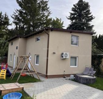 Pusztavacs Apartment | Félholdas pagony Tass B apartman