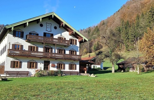 Ruhpolding Apartment | F Apartment Längauer Alm 52sqm, balcony, kitchen, 2 bedrooms and 1 bed-sitting room.