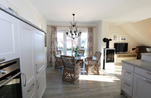 Thiessow Apartment | F: House Sterntaucher Whg 05 with fireplace & balcony - Haus Sterntaucher Whg 05 mit