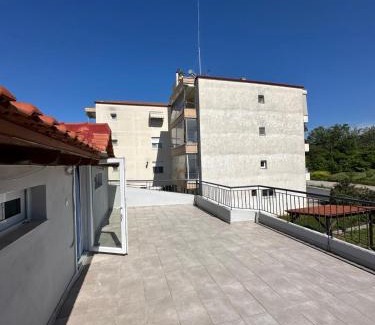 Neoi Epivates Apartment | F & R Villa Room No 5
