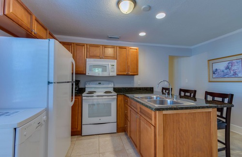 Lincolnville Apartment | F1, Downtown St. Augustine, POOL, beaches, free onsite parking!
