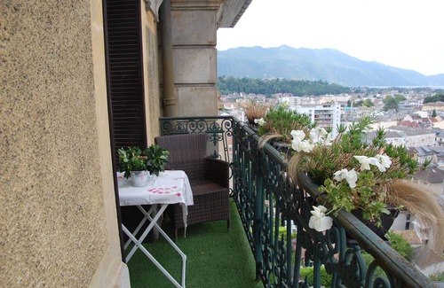 Aix-les-Bains Apartment | F1 of 42 m2 completely renovated in an old Palace for spa treatment or holidays