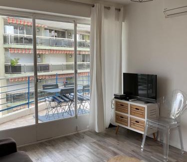 Juan-les-Pins Apartment | F2 50 M DE LA MER