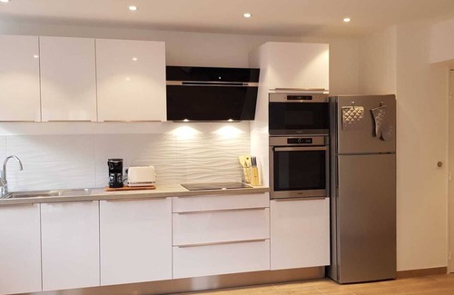 Nice City Centre Apartment | F2 50m2 RENOVATED LUXURY/Centre Ville/Mer/Calme/Clim/Wifi/Sun/balconies/open view