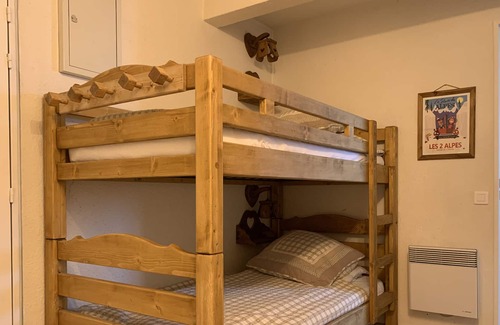 Mont-de-Lans Apartment | F2 + + Balcony Cabin - For 6 - Excellent condition - Foot Trails WIFI