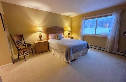 Bretton Woods House | F22 Great location close to Bretton Woods Ski Area, Ice Castles, Mt Washington Hotel