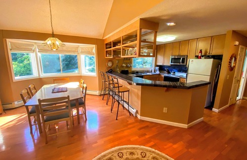 Bretton Woods House | F24 Bretton Woods Townhome with golf course and mountain views, walk to Mt Washington Hotel!
