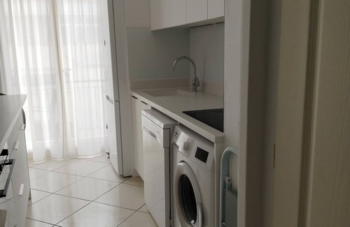 Frejus Plage Apartment | F3 spacious air-conditioned, 70m from Fréjus-Plage beach, parking + WIFI