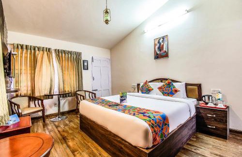 Pudumund Hotel | FabEscape St Clouds - Nr Government Botanical Garden