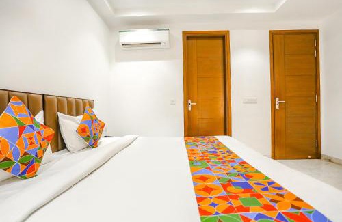 Dwarka Hotel | FabExpress Aerosky Deluxe - Nr Yashobhoomi Convention Centre
