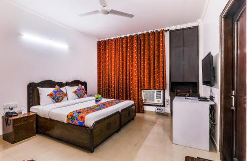 Noida Hotel | FabExpress Hemkunt Mansion