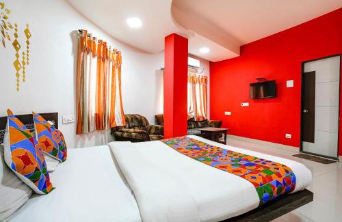 Nashik Hotel | FabExpress Sai Lodging - Nashik Railway Station