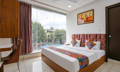 Sector 3 Hotel | FabExpress Shine Inn
