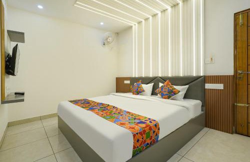 Narasapura Hotel | FabHotel Ayodhya Palace