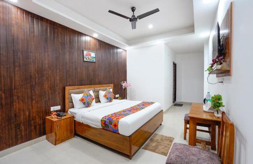 Noida Hotel | FabHotel Frolic Luxury Stay